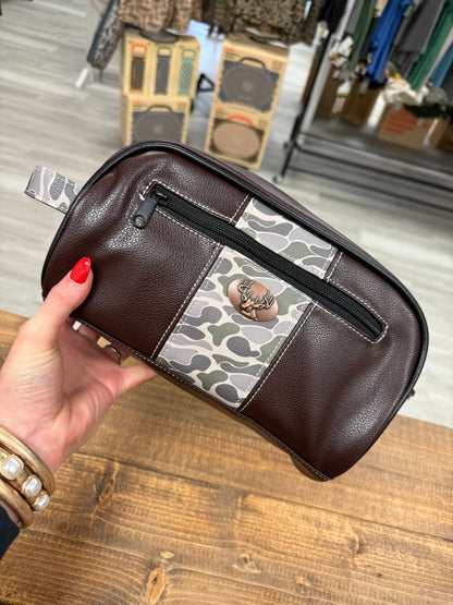 BUCK TOILETRY BAG