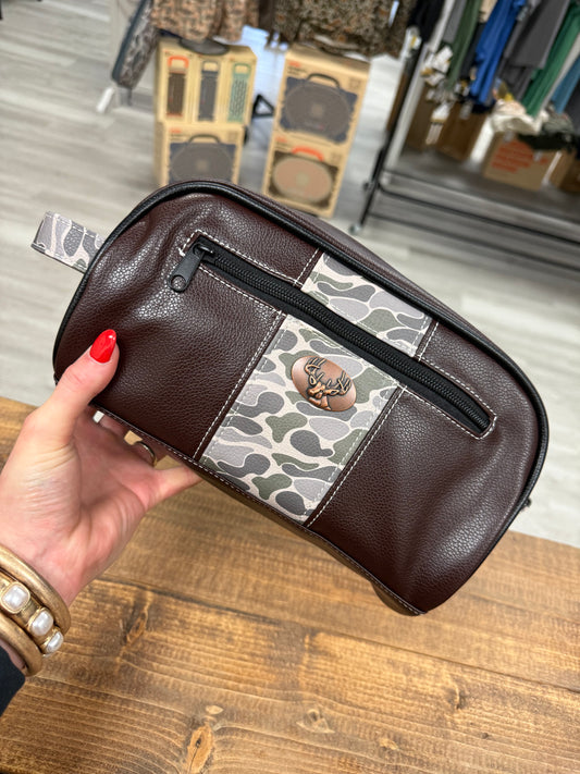 BUCK TOILETRY BAG