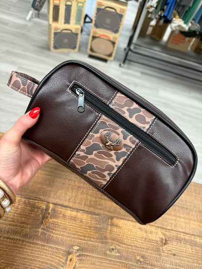 BUCK TOILETRY BAG