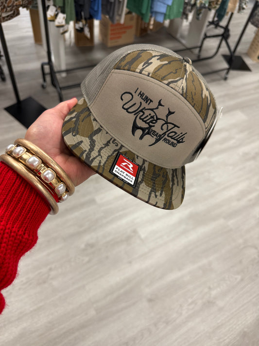 WHITE TAILS YEAR ROUND BC