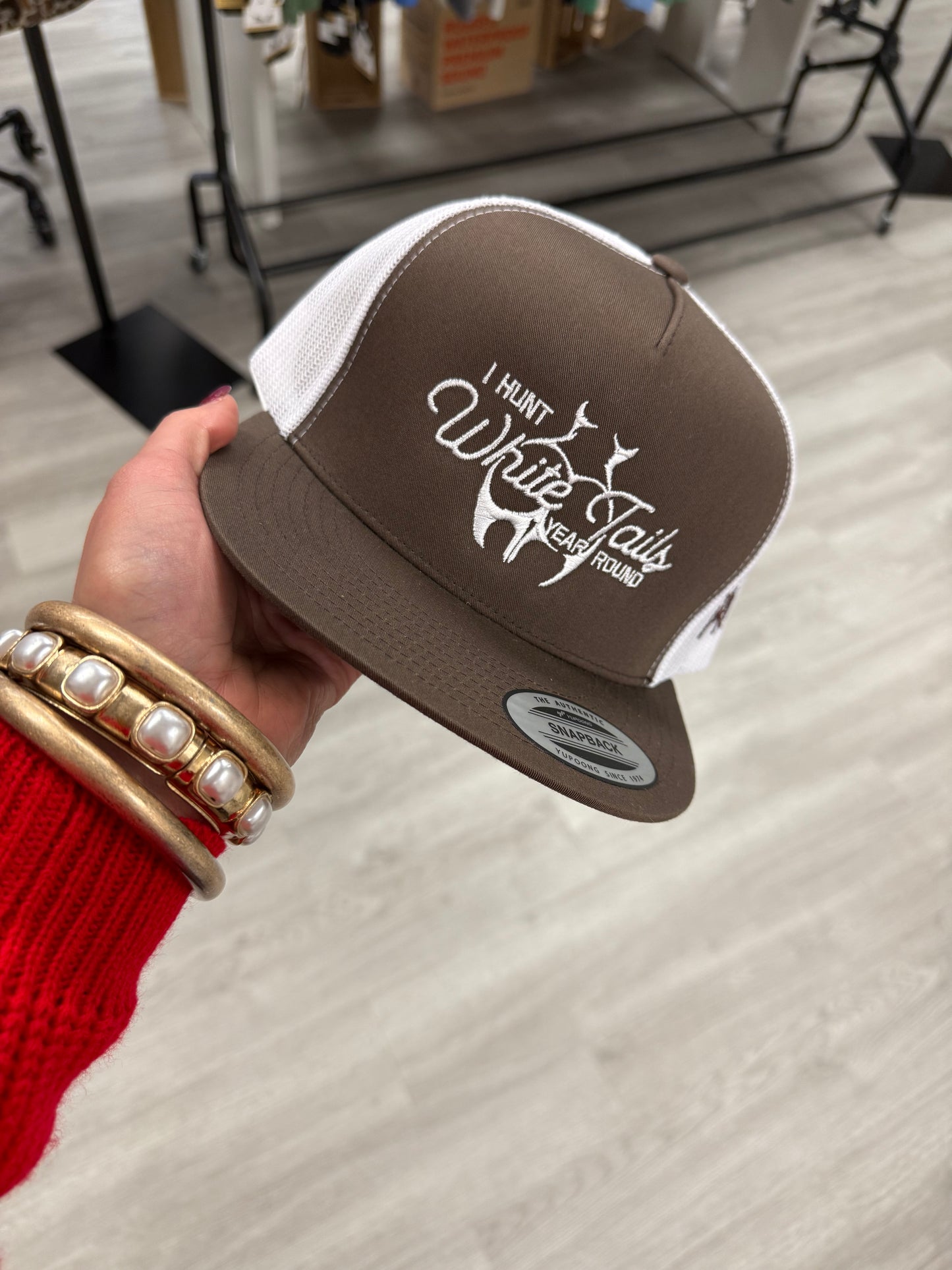 WHITE TAILS YEAR ROUND BROWN