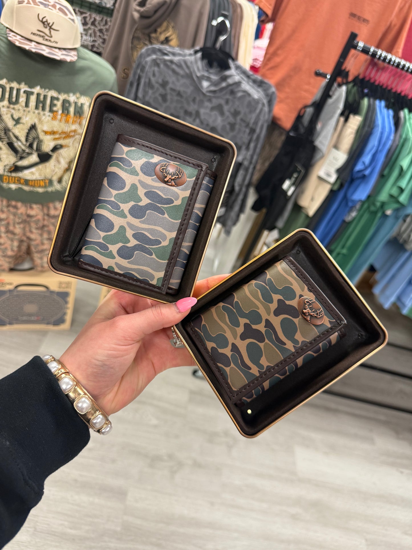 BUCK TRIFOLD WALLET